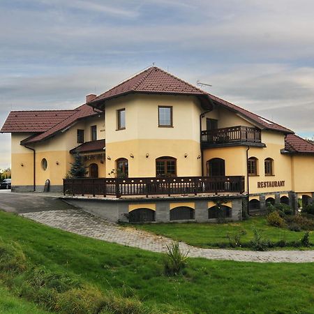 Penzion Starý dvůr Nové Dvory Esterno foto
