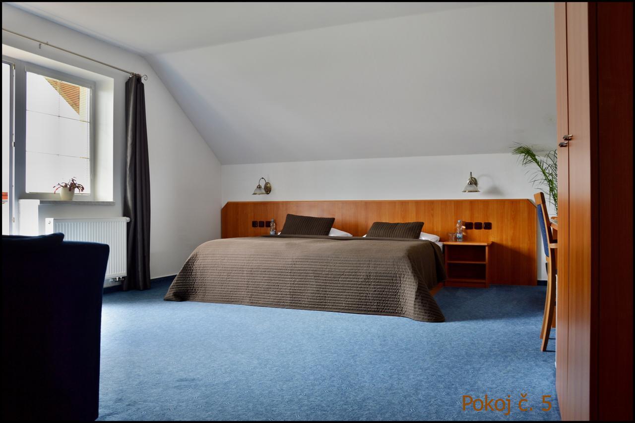 Penzion Starý dvůr Nové Dvory Esterno foto